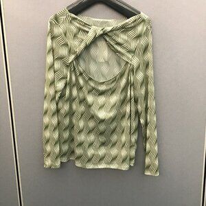 NWT Eloquii Olive Wave Pattern Blouse